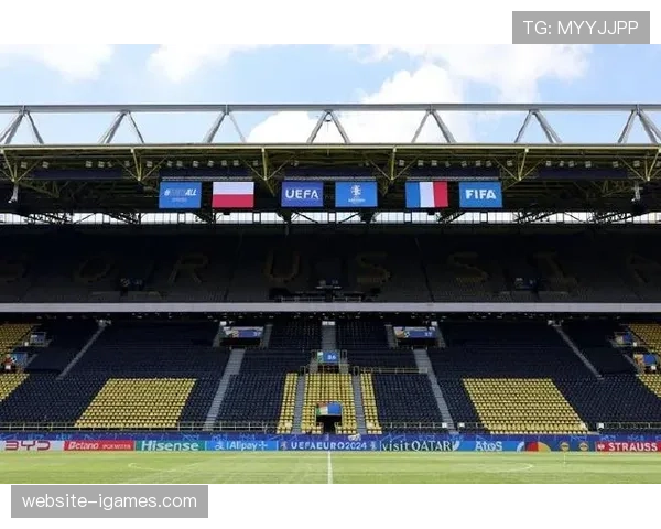 多特蒙德宣布伊杜纳信号公园球场草皮完成升级，强调将提升边路区域平整度